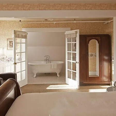 Maccallum House Inn-2