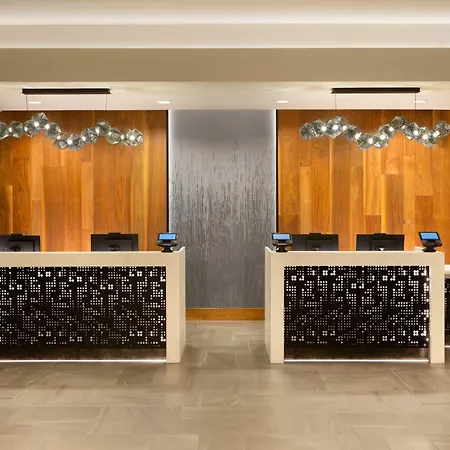 Courtyard By Marriott Seattle Bellevue/Downtown-2