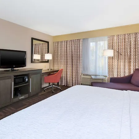 Hampton Inn Waterbury-2