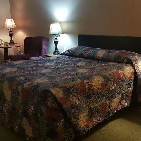 The Eagle'S Lodge Motel-3