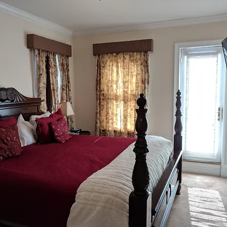 Almondy Inn Bed & Breakfast-2