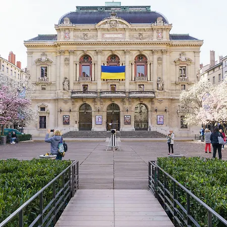 Hotel Du Theatre-3