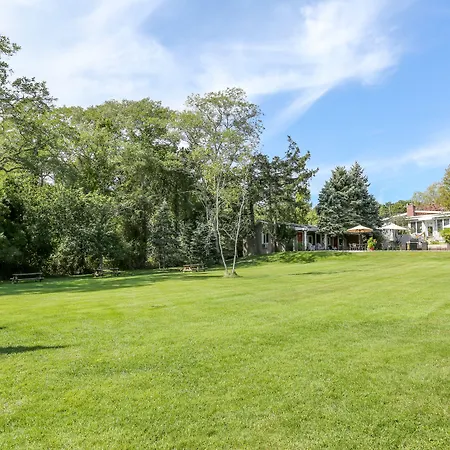 Hamlet Inn - Passes To Coopers Beach-2