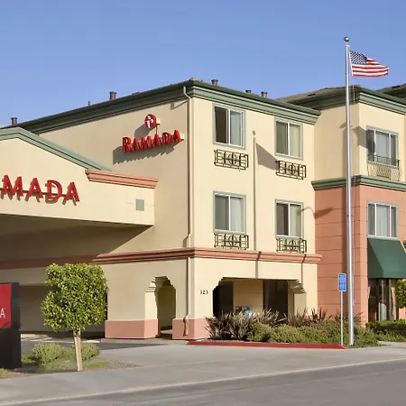 Ramada By Wyndham Marina-3