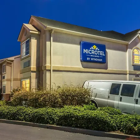 Microtel Inn & Suites By Wyndham Auburn-3
