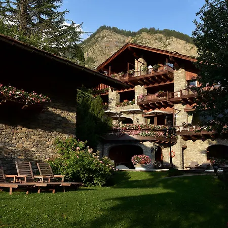 Relais Mont Blanc Hotel & Spa-3