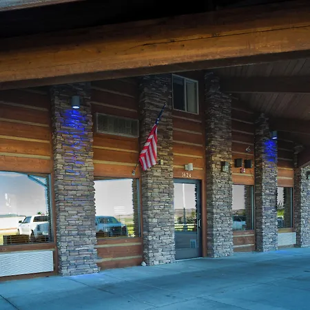 Pinedale Hotel & Suites-2