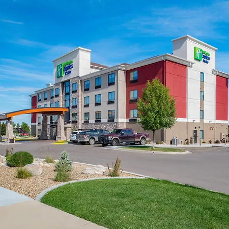 Holiday Inn Express Hotel & Suites Bismarck By Ihg-3