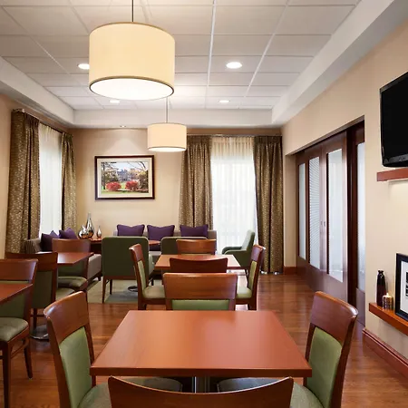 Hampton Inn Geneva-3
