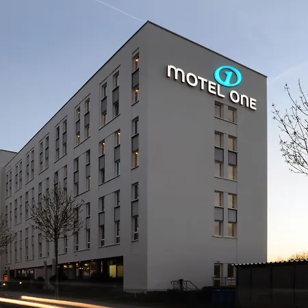 Motel One Frankfurt-Airport-3