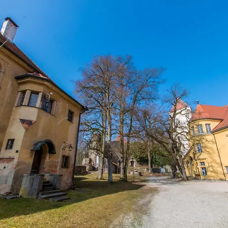 Hotel Schloss Neuburg - Hoftaferne-3