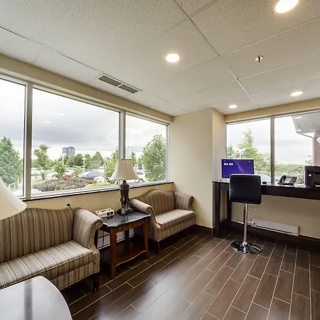 Monte Carlo Inn Vaughan Suites-3