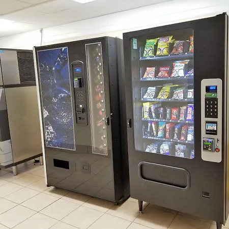 Super 8 By Wyndham Des Moines-2