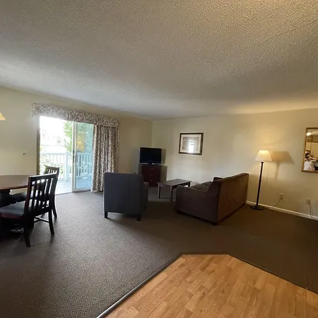 The Central Downtown Inn Suites-3