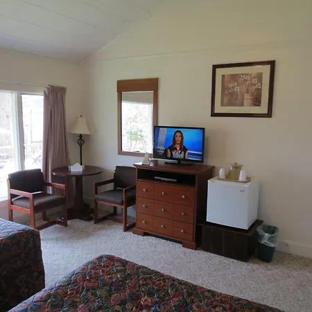 Hickory Grove Motor Inn - Cooperstown-3
