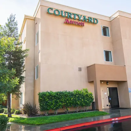 Courtyard By Marriott Merced-2