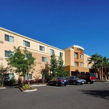 Courtyard By Marriott Merced-3