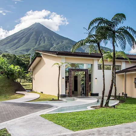 Hotel Lomas Del Volcan-2