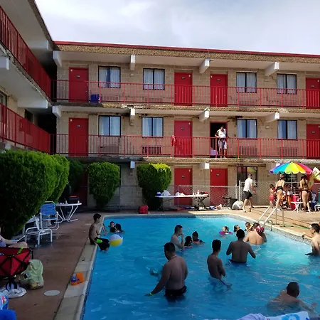 Cloud 9 Inn - Beach Hotel-2