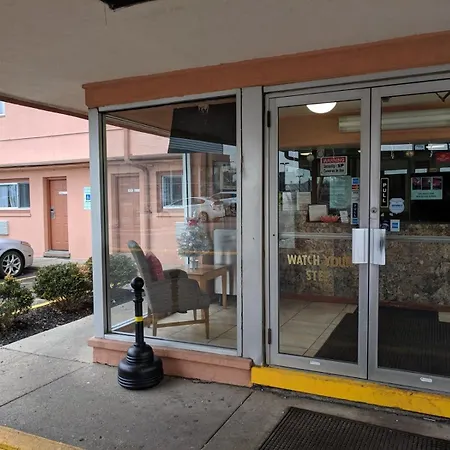 Skylark Motel-2