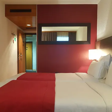 Nash Airport Hotel-3