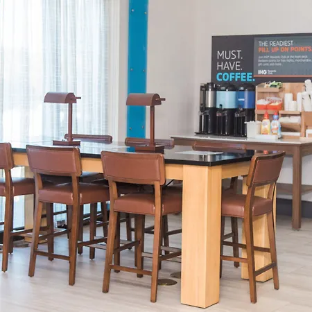 Holiday Inn Express & Suites Columbia-Fort Jackson By Ihg-2