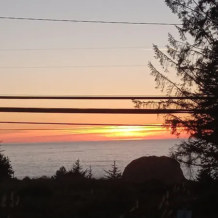 Blue Coast Inn & Suites-2