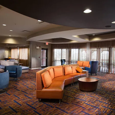 Courtyard By Marriott Fayetteville-3