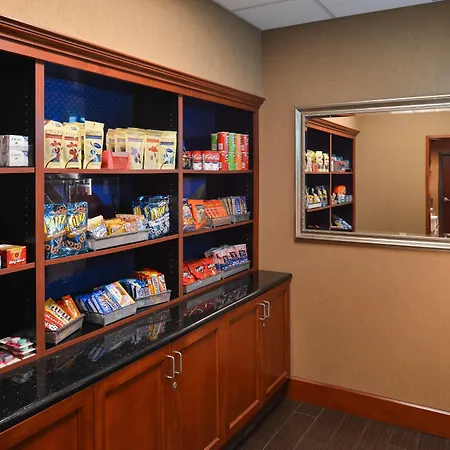 Hampton Inn & Suites Tacoma-2