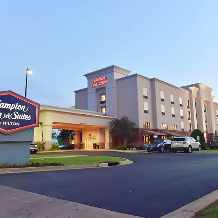 Hampton Inn & Suites Alexandria-3