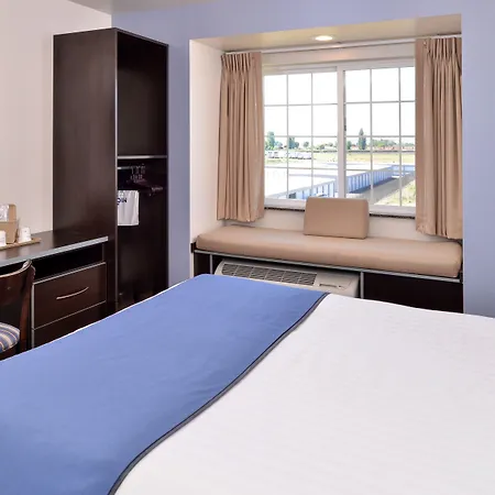 Microtel Inn & Suites By Wyndham Klamath Falls-3