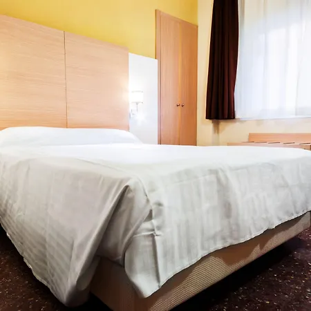 Hotel Fontana Plaza-3