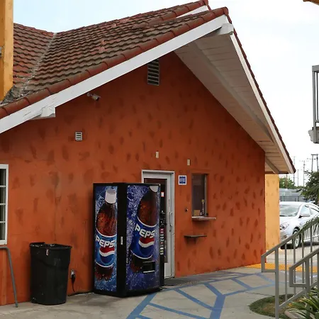 Chateau Inn & Suites-3