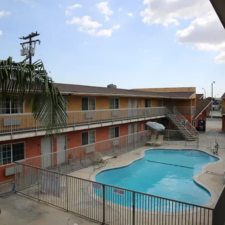 Chateau Inn & Suites-2