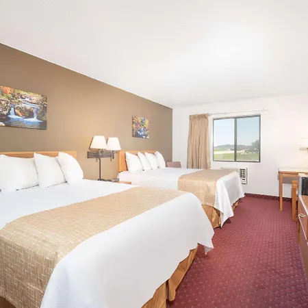 Travelodge By Wyndham Spearfish-2