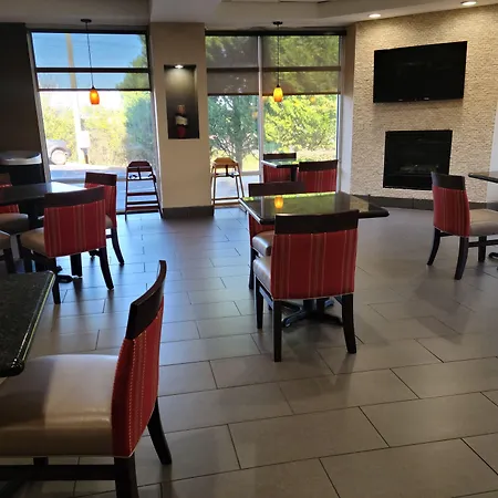 Comfort Suites Forsyth Near I-75-2