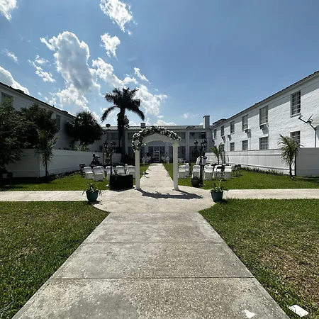 Americas Best Value Inn Historic Clewiston Inn-2