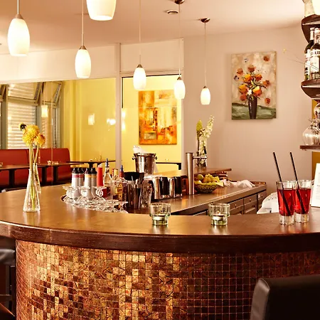 Hotel Kiel By Golden Tulip-2