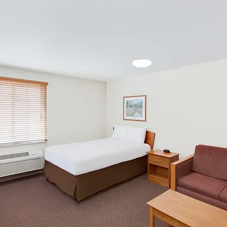 Woodspring Suites Conroe-3