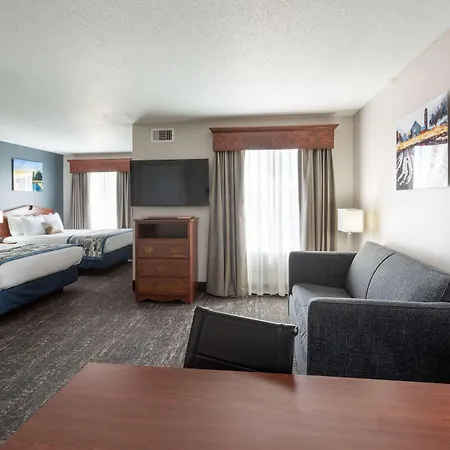 Grandstay Hotel & Suites Downtown Sheboygan-3
