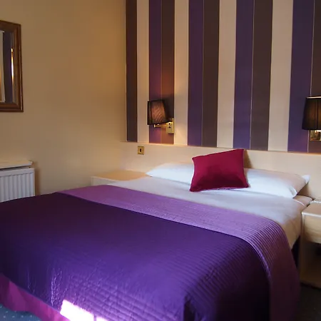 Thistle Hotel-2