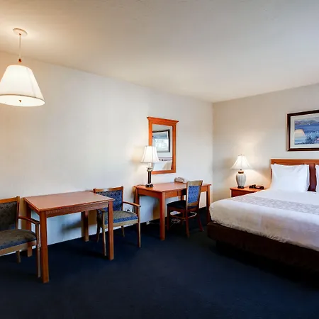Newport Channel Inn-3