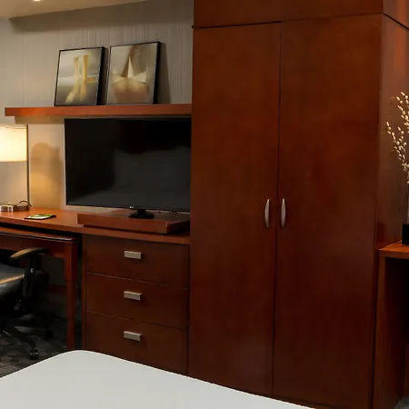 Courtyard By Marriott Lafayette-2