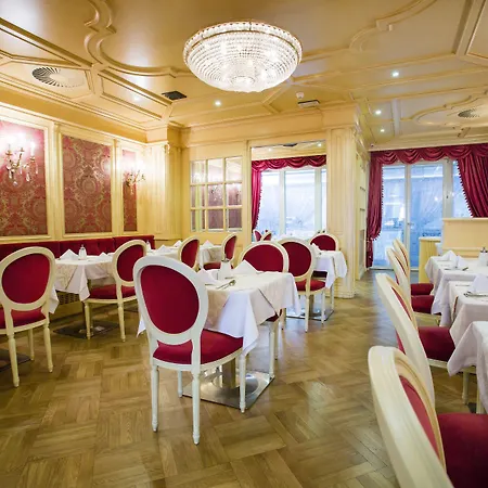 Luxury Family Hotel Royal Palace-3
