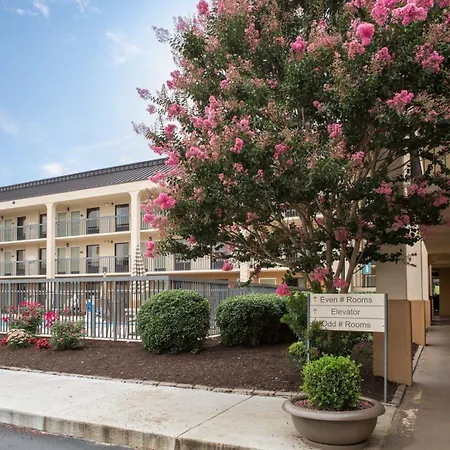 Quality Inn Merchants Drive-3
