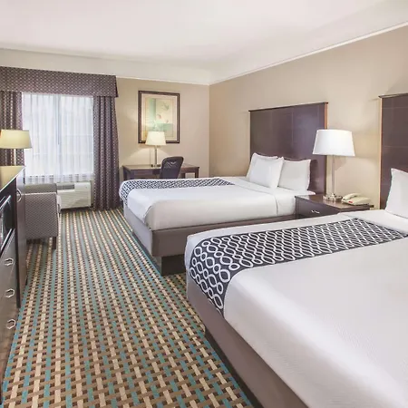 La Quinta By Wyndham Bay City-3
