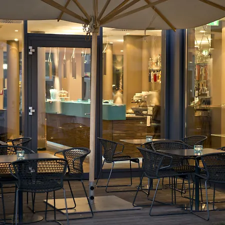 Motel One München-Westend-3