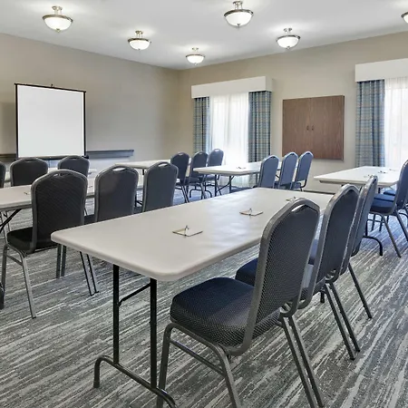 Hampton Inn & Suites Childress-2