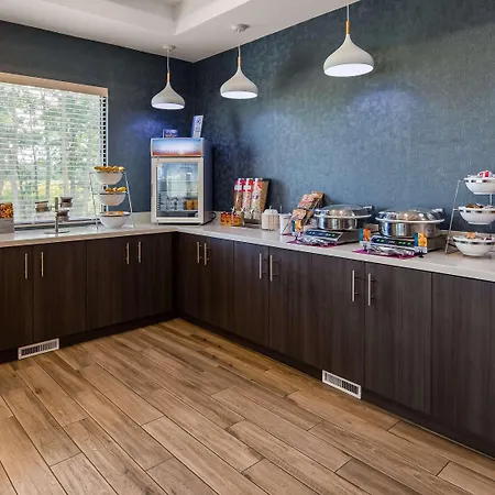 Best Western Hampshire Inn & Suites-2