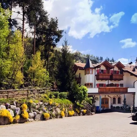 Hotel Waldheim Belvedere-3